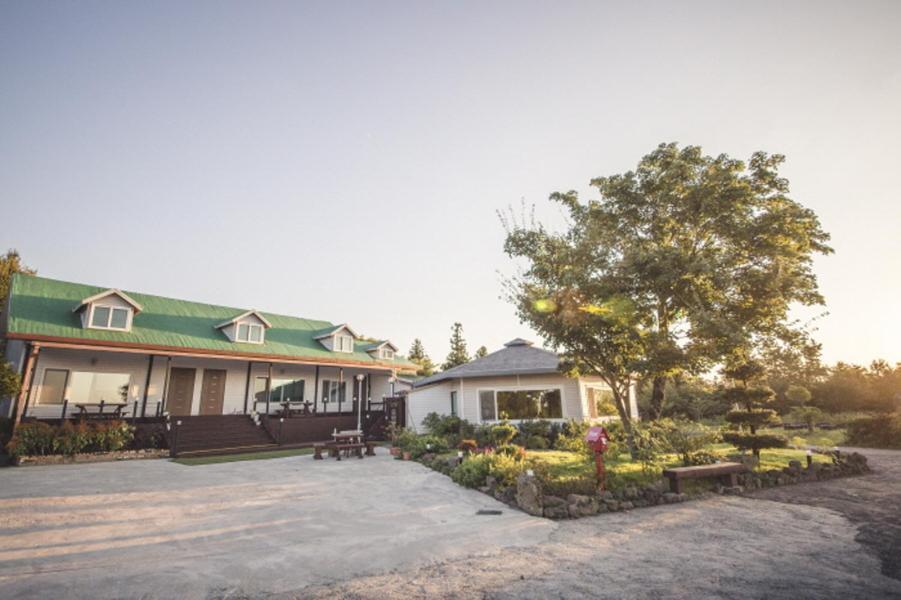 Sunyang Village Pension Чеджудо Экстерьер фото